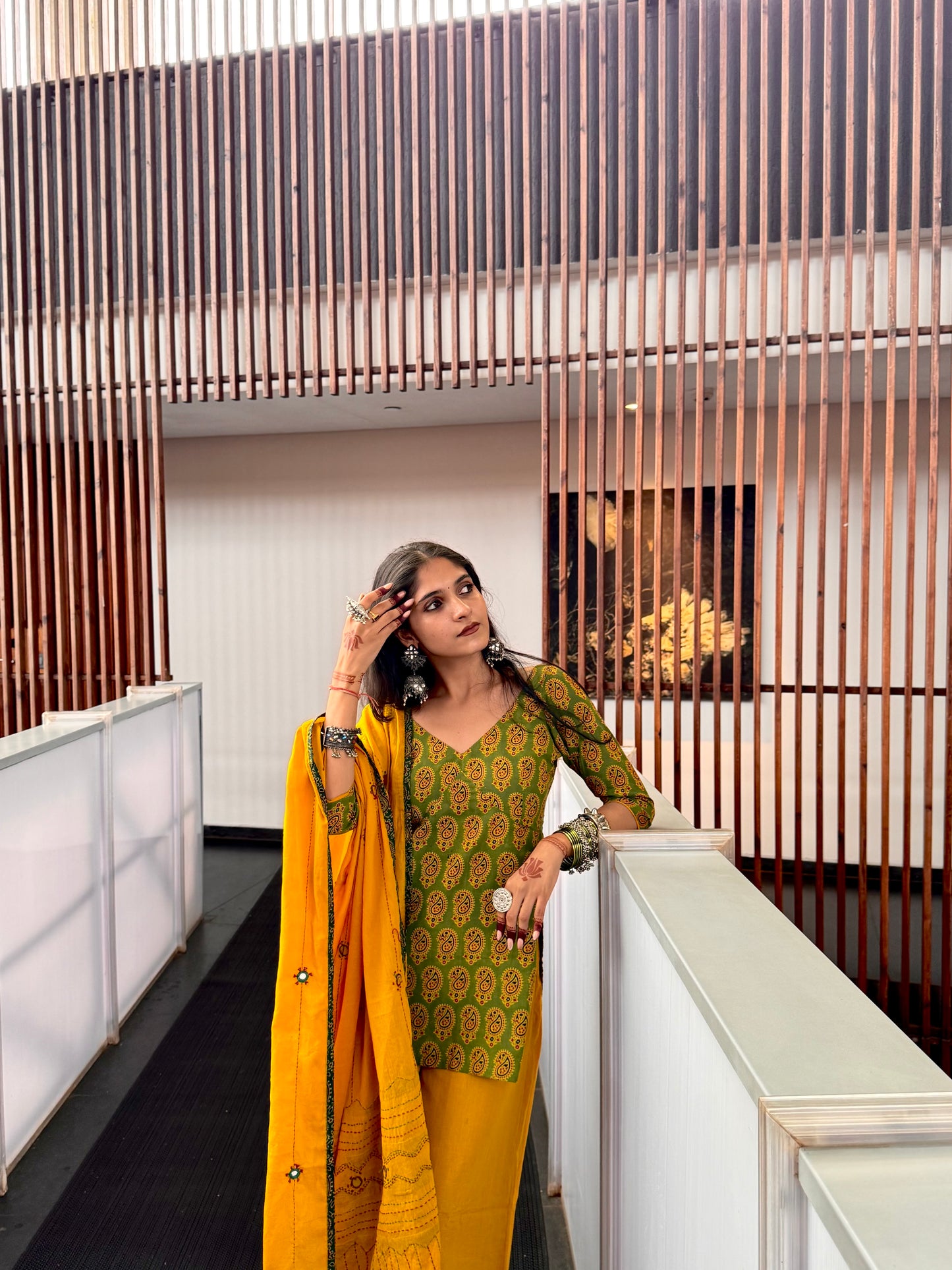 Paheli Kurrti Set