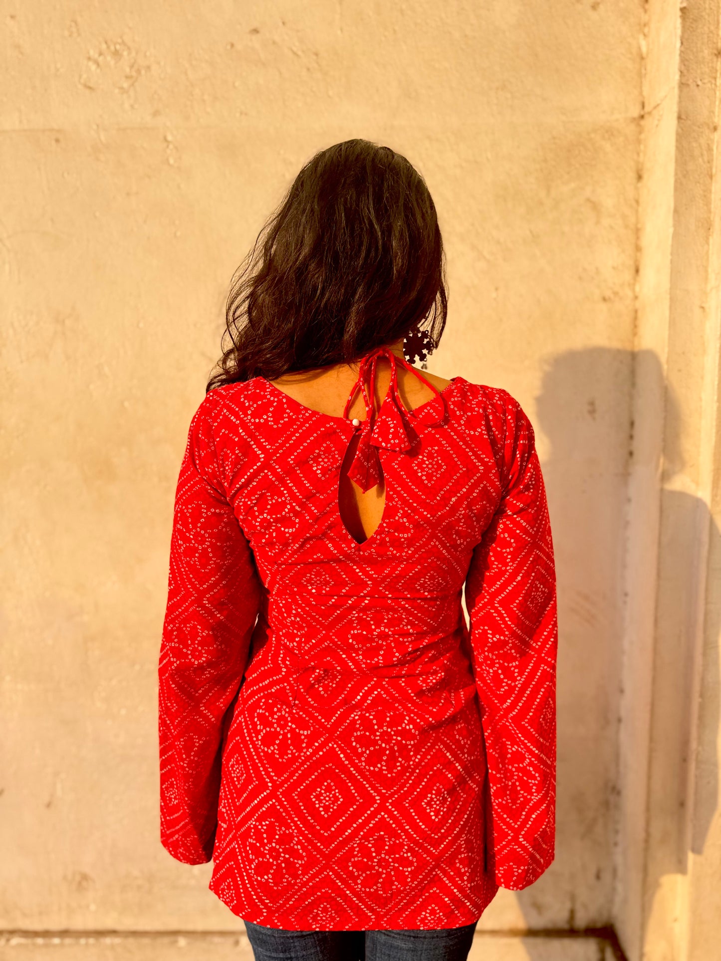 Nurvi laal Kurti