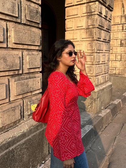 Nurvi laal Kurti