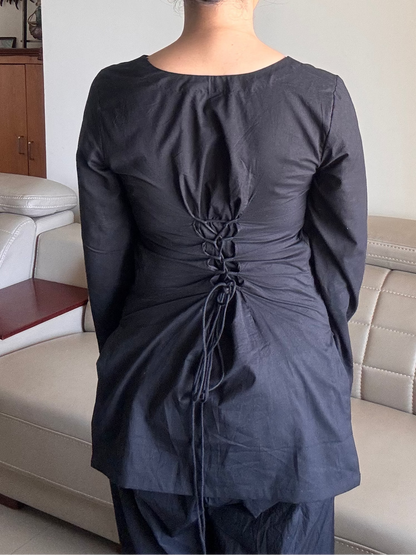 Kaali Ada Kurti